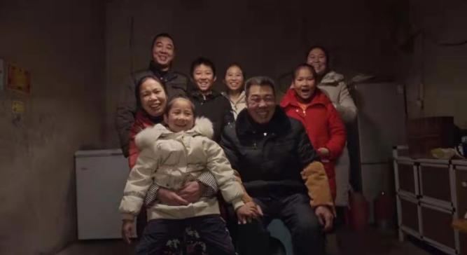 比起牛爱芳春花的人设崩塌,蜀中桃子姐的清醒与真实,真叫人佩服