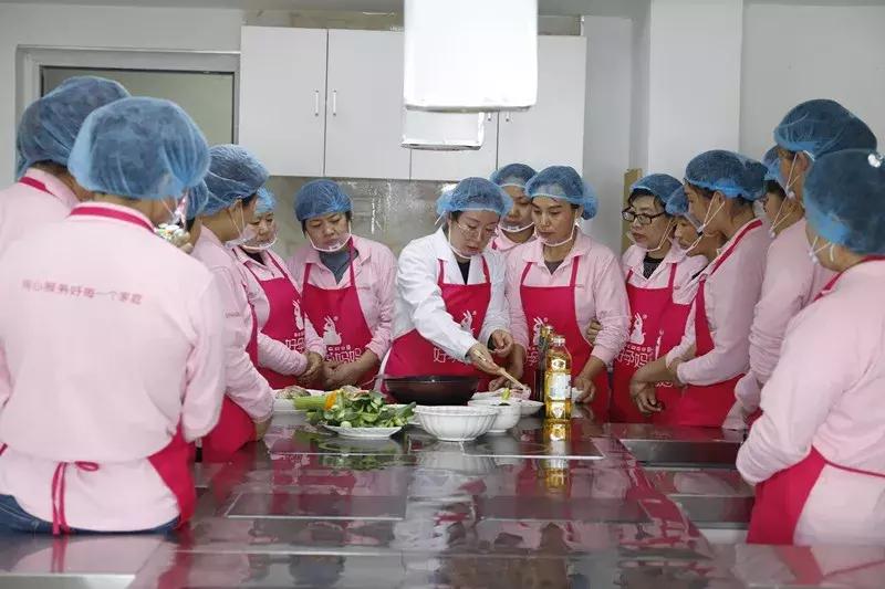 想做月嫂不煮饭,想做家政不会做饭去哪学