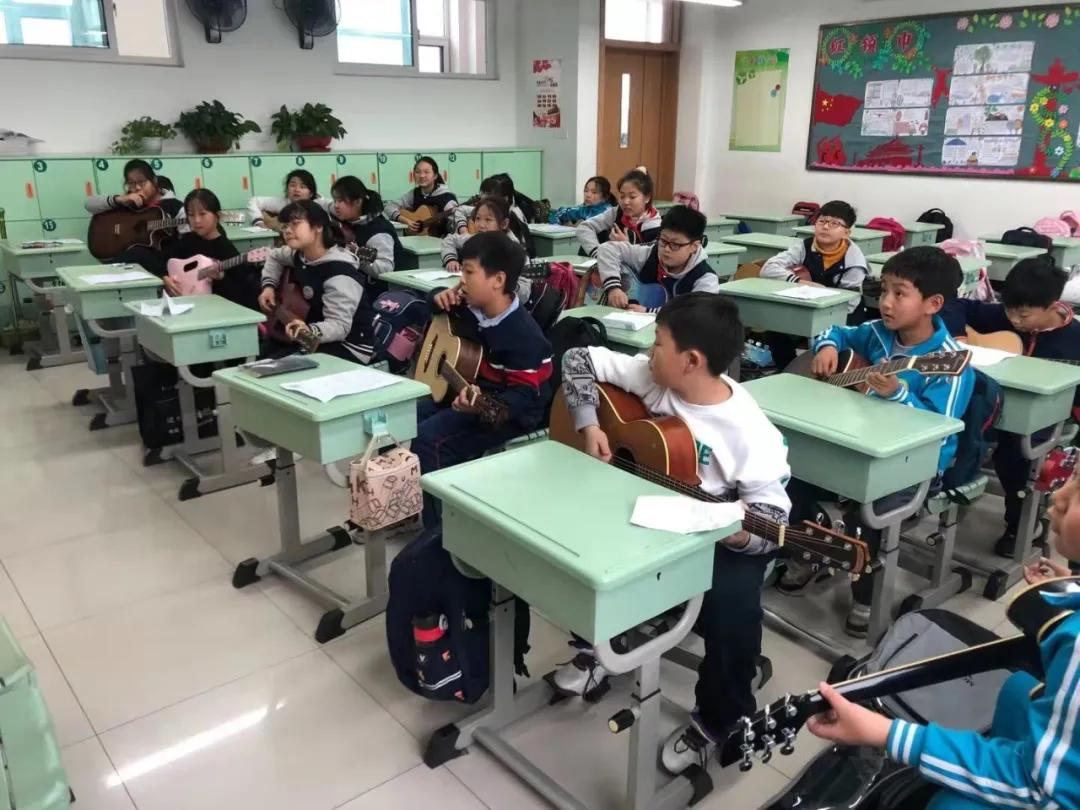 小学有特色的社团活动课,胶州市第六实验小学运动会