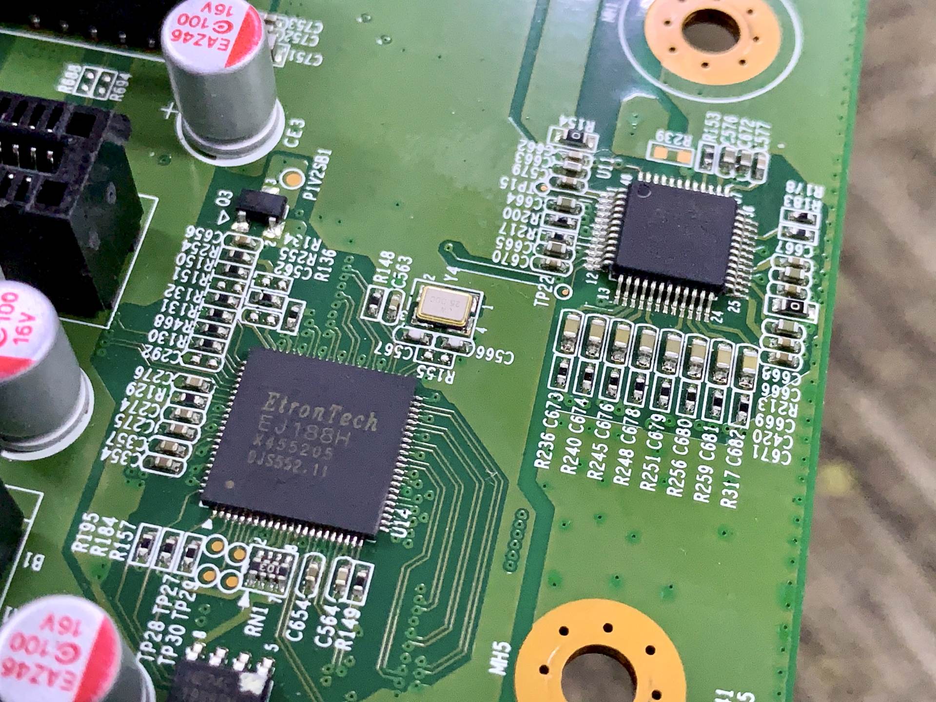 龙芯台式机是什么系统,龙芯处理器台式电脑