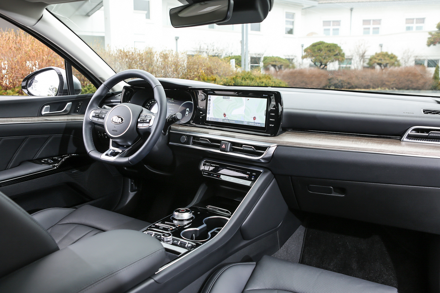 最新款起亚k5驾驶感受,全新起亚k5重回颜值巅峰