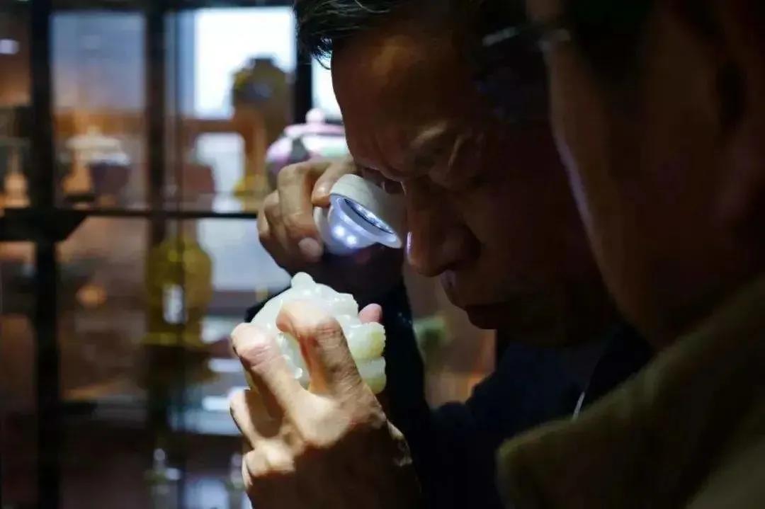 珠宝直播：一门熟悉又隐秘，蛮荒又暴利的生意