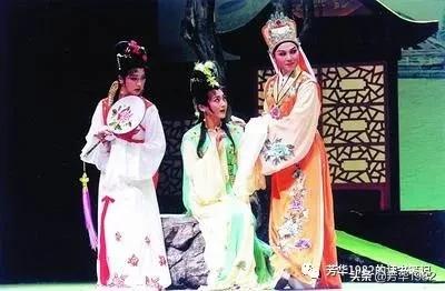 弹破庄周梦两翅驾东风,弹破庄周梦两翅驾东风三百座名园