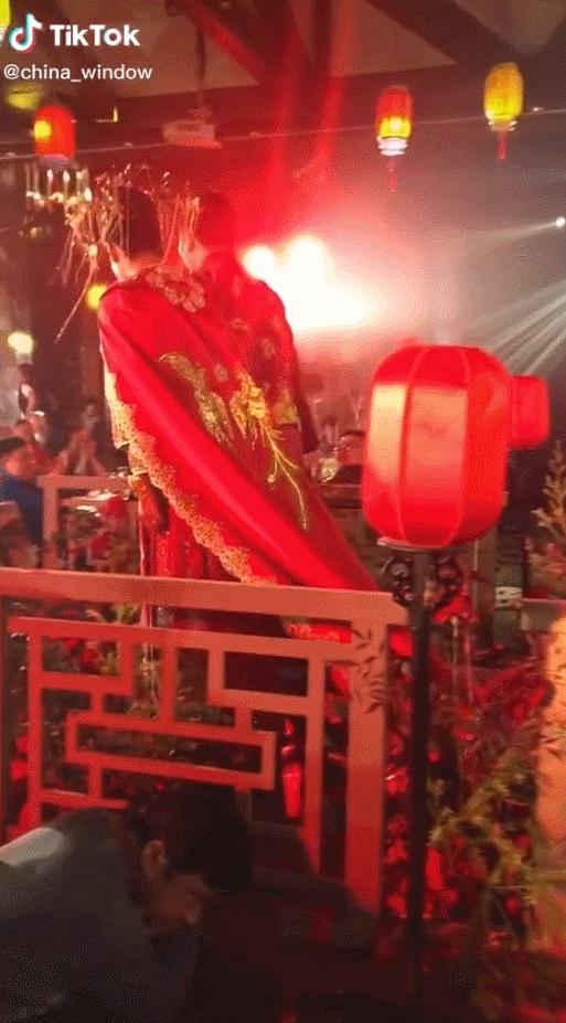 中式婚礼火遍抖音,中式婚礼爆火