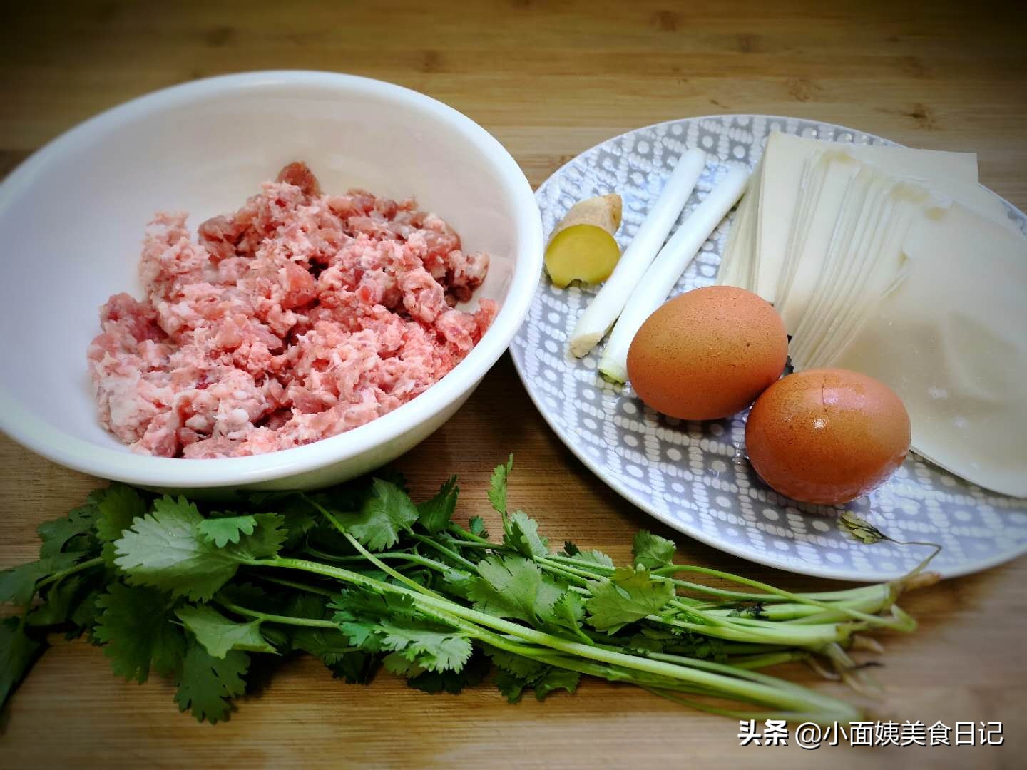 夏天馄饨汤怎么调才好吃,夏天馄饨馅料配方