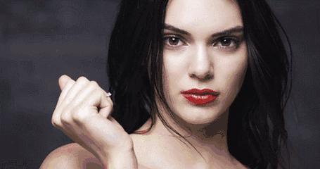 什么口红显白又提升气色又不沾杯,口红也是一种战斗力