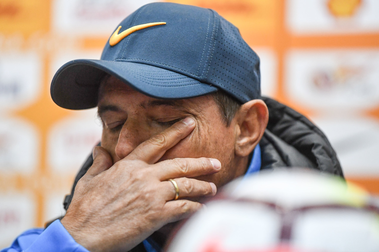 夜报丨不敢看罚点球!害怕剧情重现!裁判遭球员围殴