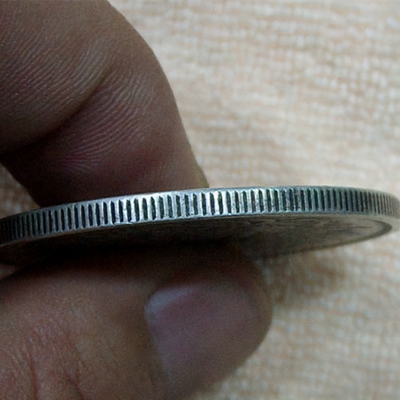 袁大头四年五元银元真假辨别,鉴定袁大头银元最简单方法