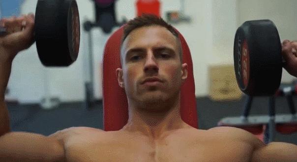 天生小骨架怎么增肥,骨架宽没肉怎么练