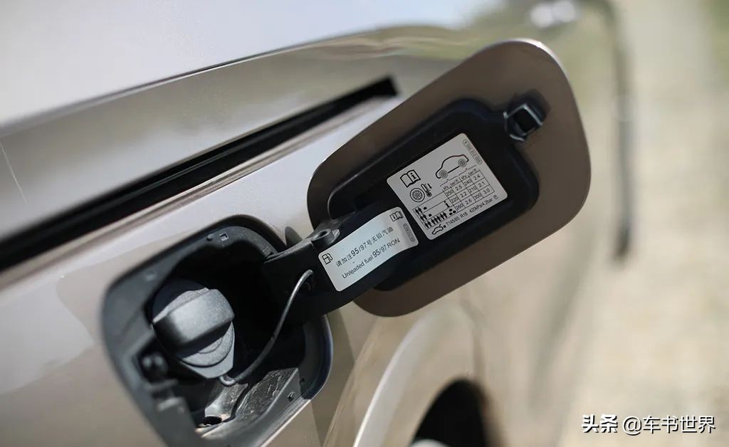 威然和夏朗比较选哪个更好,大众夏朗2017款怎么样