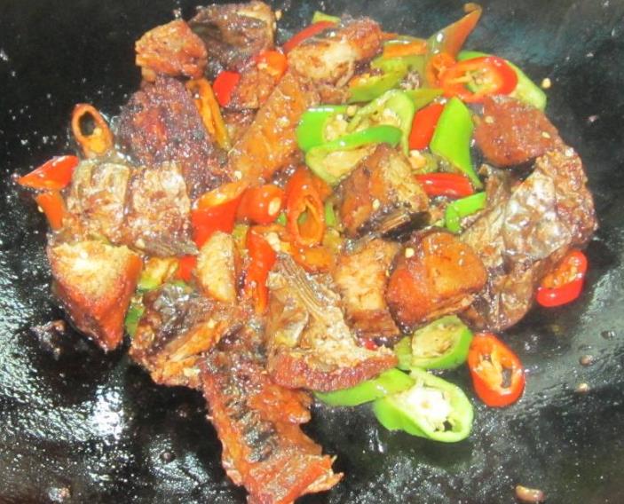 小干鱼怎么烧才软烂,干锅鱼泡怎样做不腥