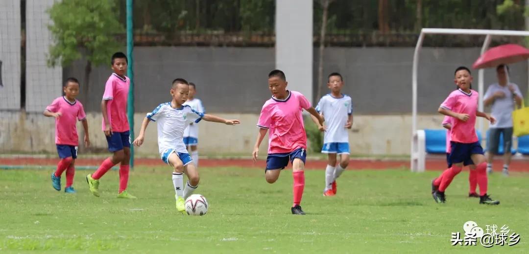 体教融合丨梅县区:中小学生足球联赛持续精彩,新城小学顽强夺冠