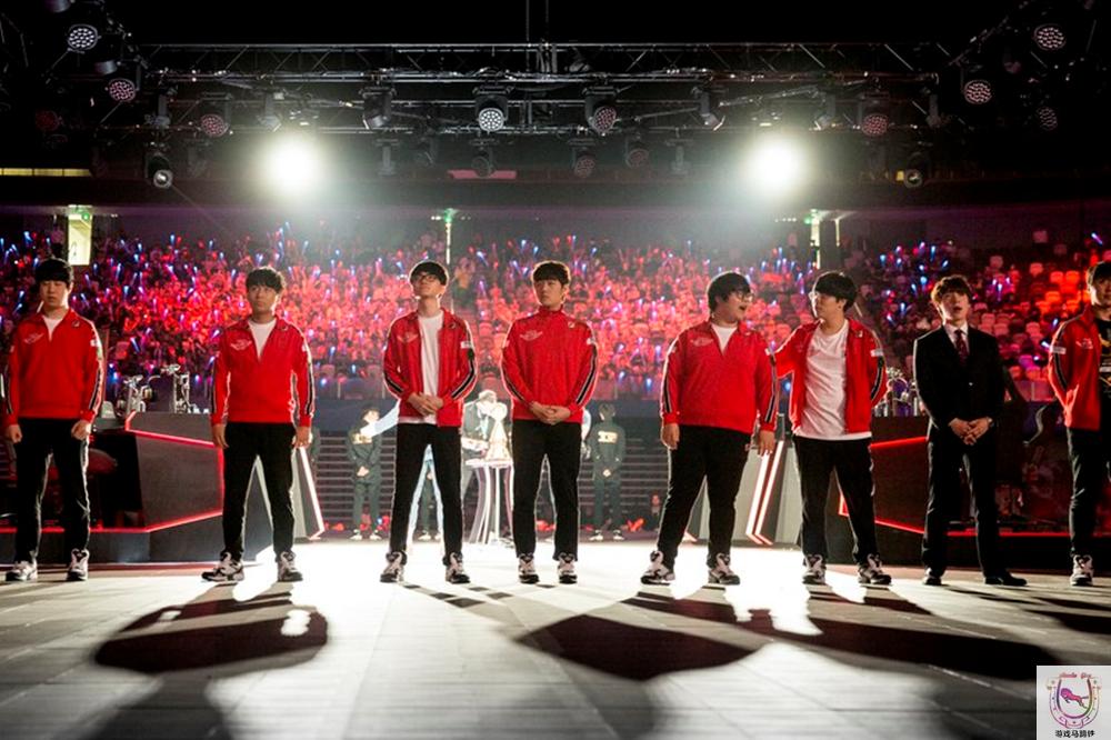 抛弃奇迹红!T1队史首次采用“金色”队标“纯白”队服出战S11