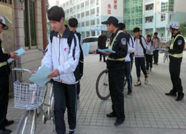 初中生的身高表出炉你达标了吗,初一身高最少要多少厘米才是标准