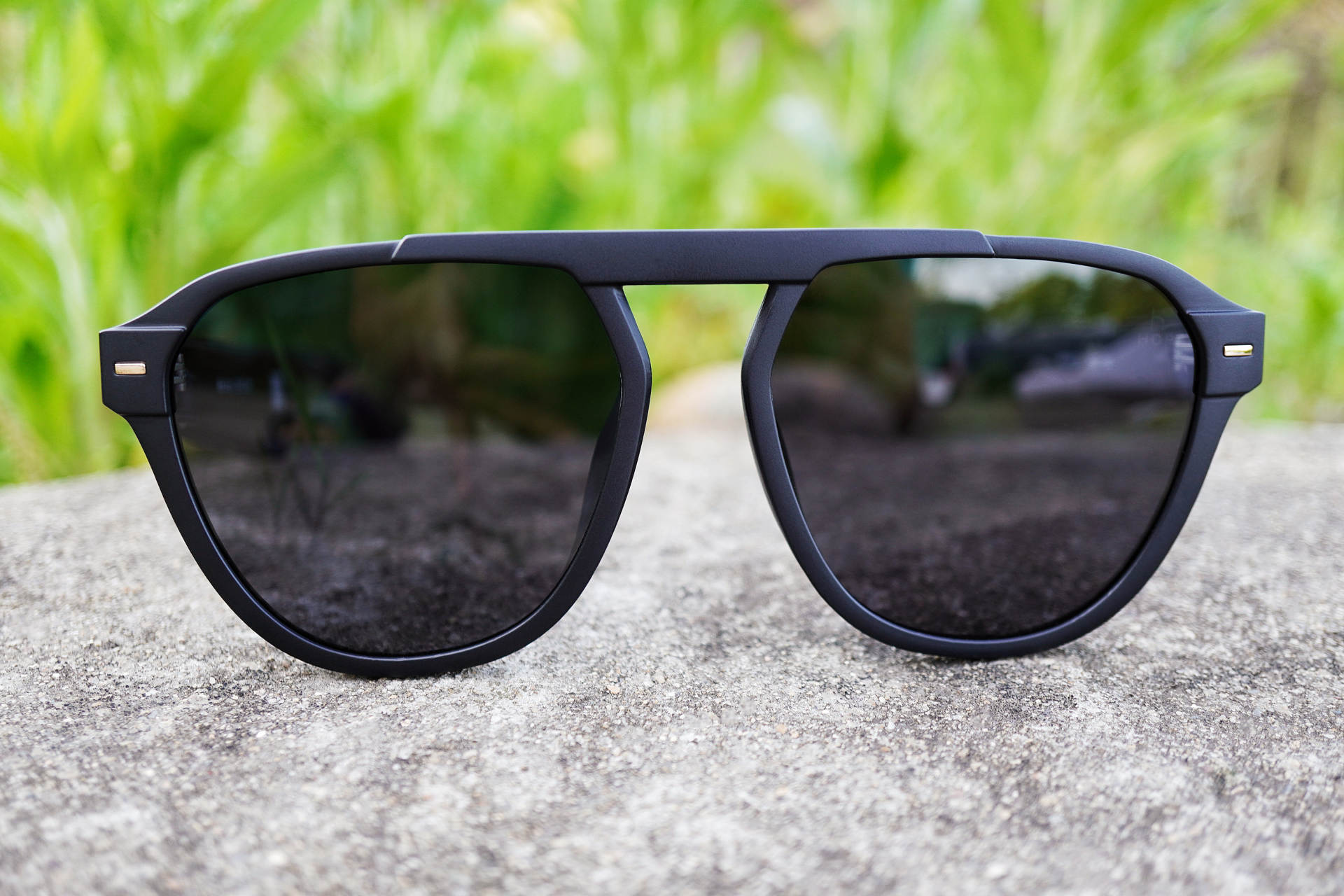 听歌打电话的眼镜,海伦凯勒眼镜偏光防紫外线墨镜