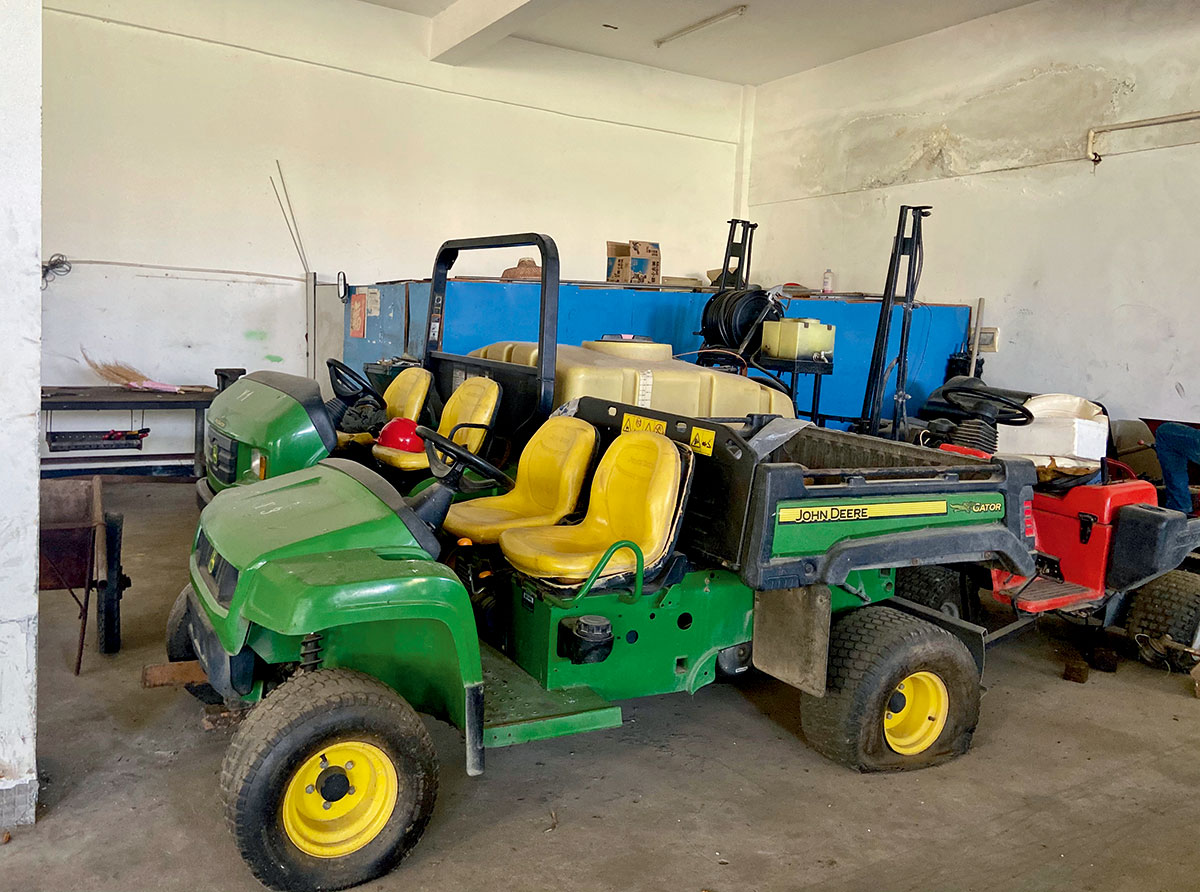 一年亏损600万元，整改过关又倒闭，海南高尔夫球场“变身”放牛场