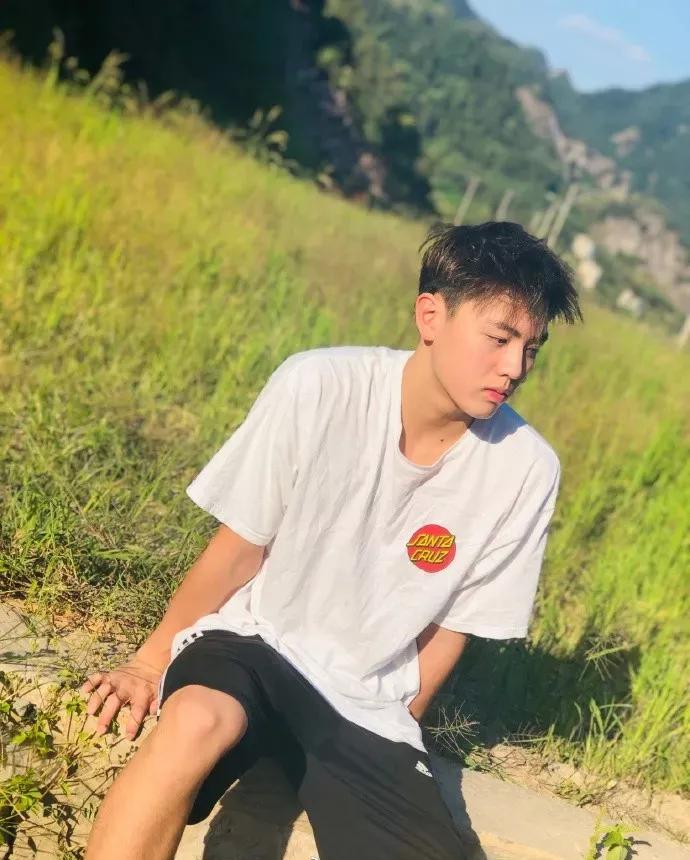 拜托，千万别让萧亚轩看到这些国家体坛中的鲜肉帅哥