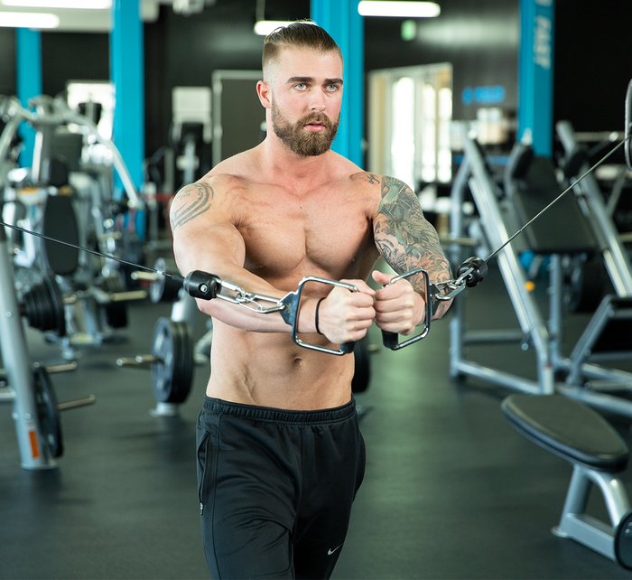 胸部训练如何练成四角形,4个练胸简单动作