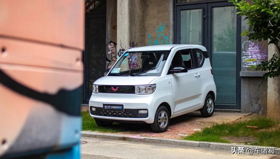 上市两个月狂甩3万多台,五菱“老头乐”为何会如此畅销?