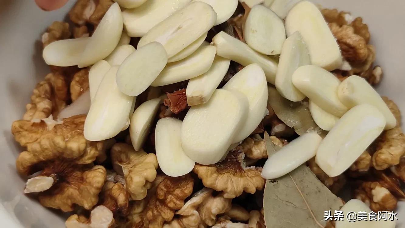 核桃和芝麻在一起怎么做好吃,核桃怎么做好吃椒盐