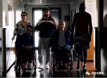 我，一个风流倜傥的多金富商，爱上了一个残疾人