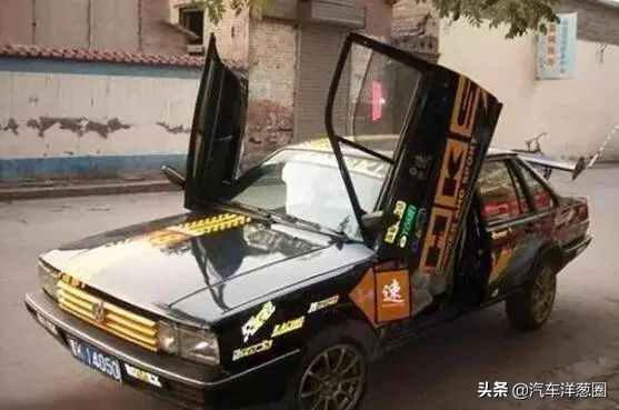 情人节开大奔接女朋友，拉开车门她却说要分手？！