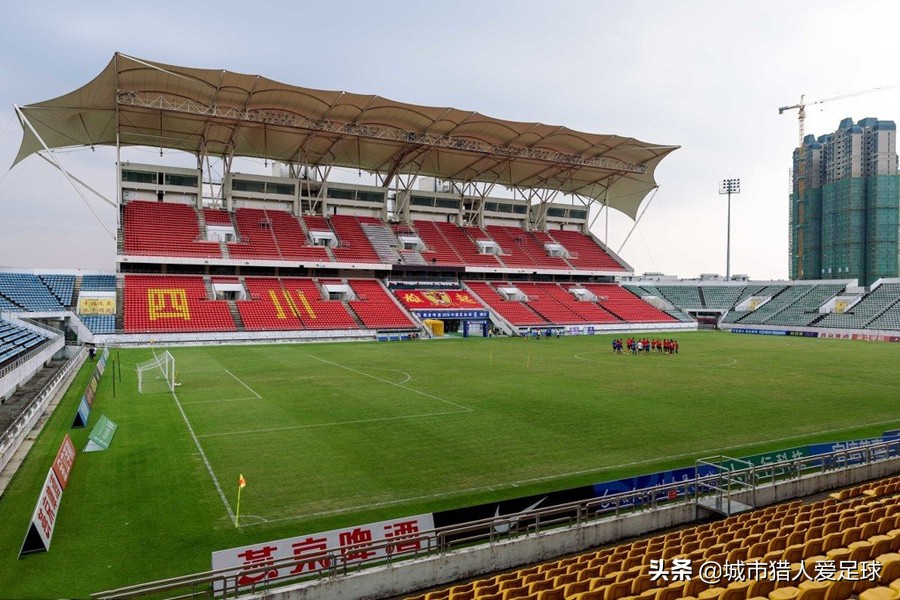 兴建专业足球场——恒大与中国足球走向真正职业化的关键一步