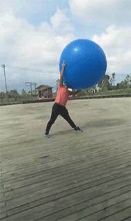 妹妹因为压力大哭了很久怎么安慰,妹妹受伤疼痛难忍姐姐心疼