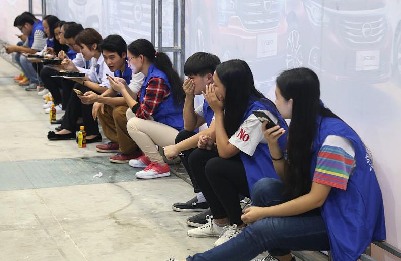 大学校园里的赚钱骗局,大学中的黑暗权力与利益