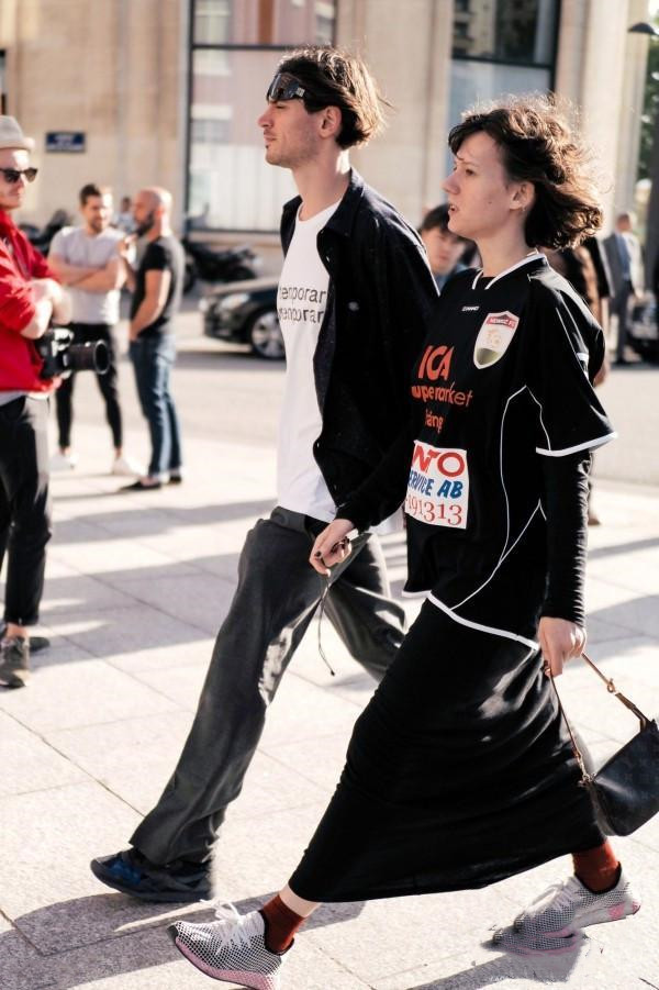 足球衣怎么穿更时尚一点,活力款衣服