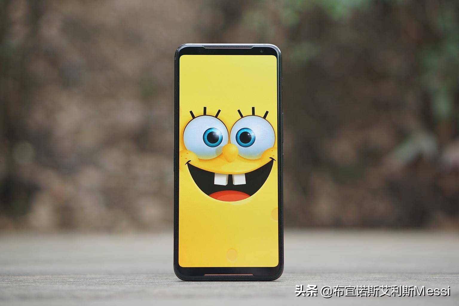 华硕rog2跑分,华硕rog2换屏