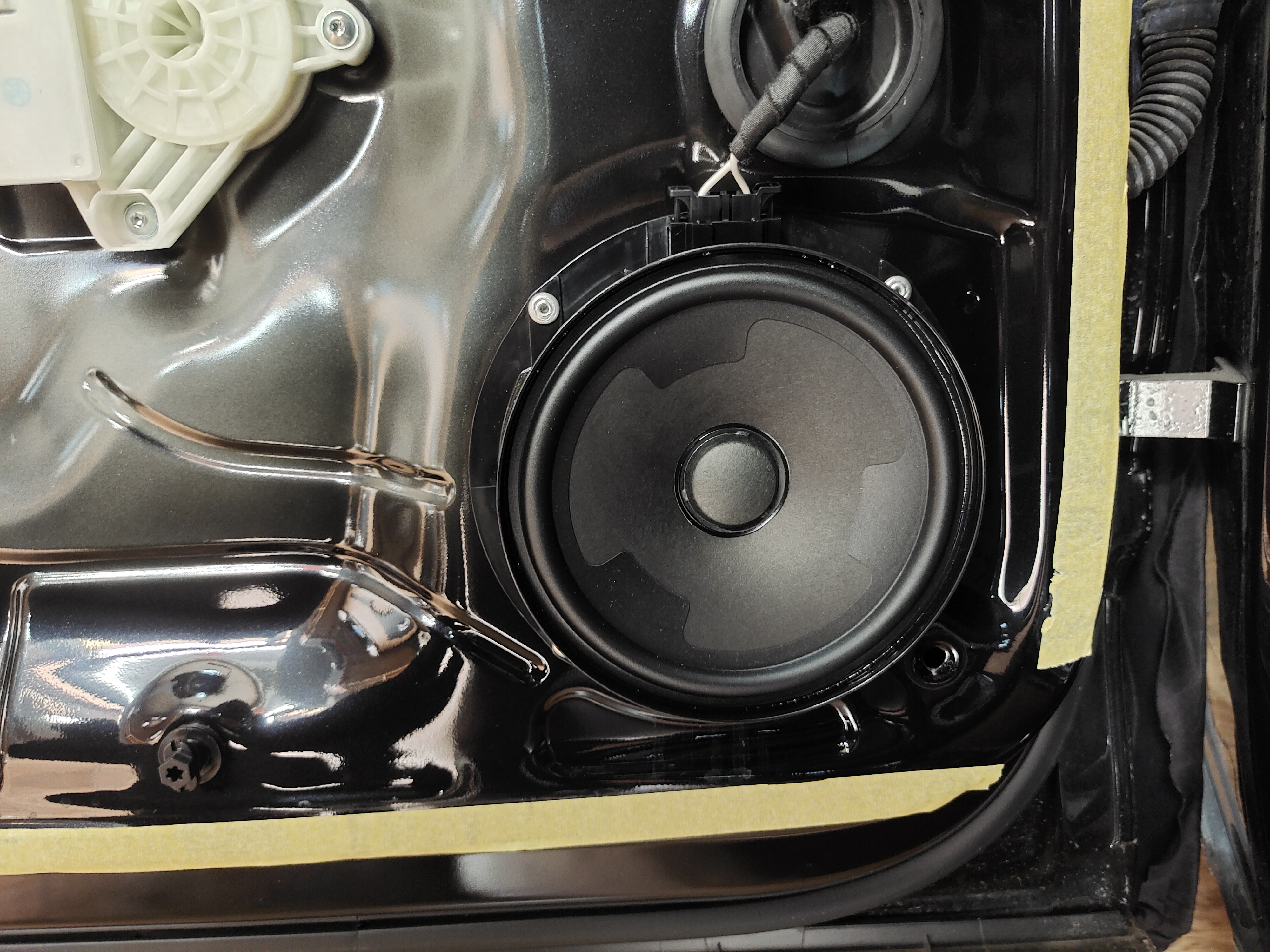 汽车音响怎样才算好音质?大众途观改装丹拿236四十周年喇叭