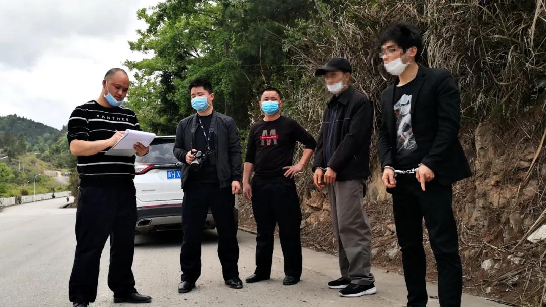 换外币的诈骗行为视频,换外币小摊骗局