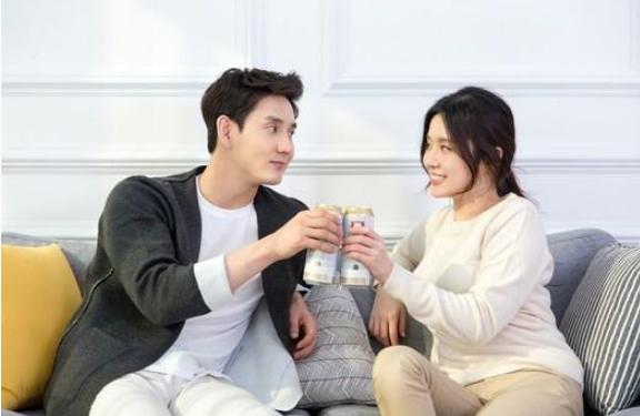 婚后让老婆上交工资,婚后让老婆上交工资合法吗