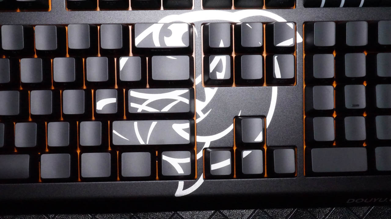 目前公认最好的矮轴机械键盘,樱花粉侧刻机械键盘