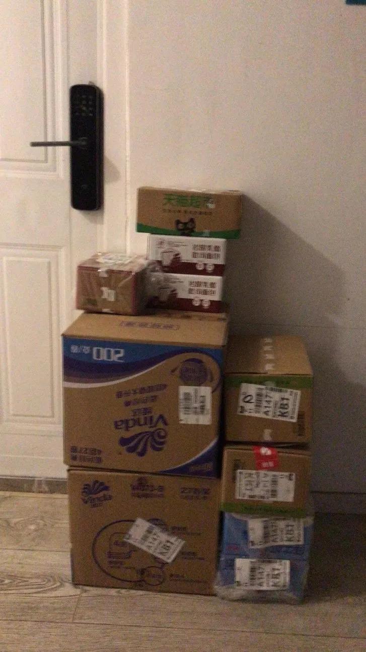 蜗居7平米出租房，35岁失业的二胎爸爸到底能有多拼？