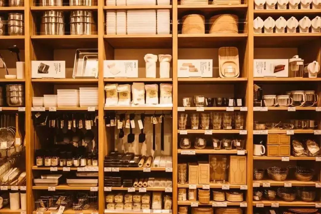 优衣库为什么这么受国人追捧 (优衣库为什么比无印良品好)