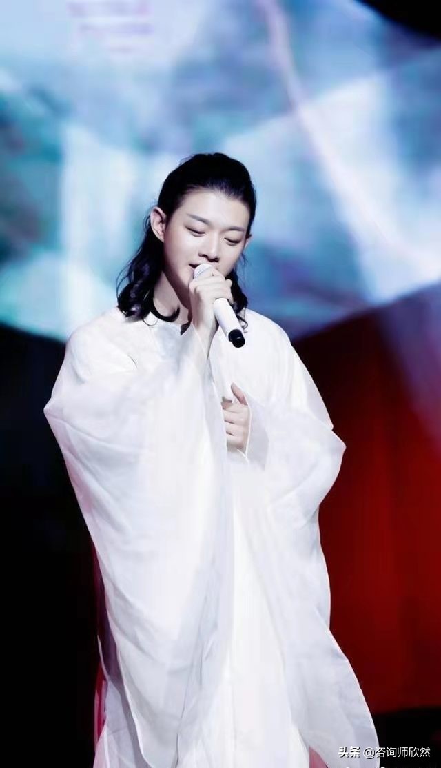 陈露谈与霍尊9年恋情,霍尊称与陈露已分手