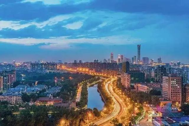 一直碰到红灯是什么定律,为什么一遇红灯一路都是红灯