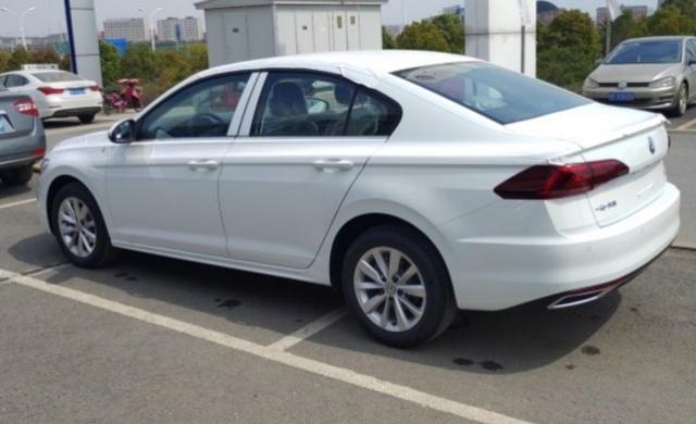 放弃了吉利帝豪，最后选大众宝来，快来听下车主的真实感受吧