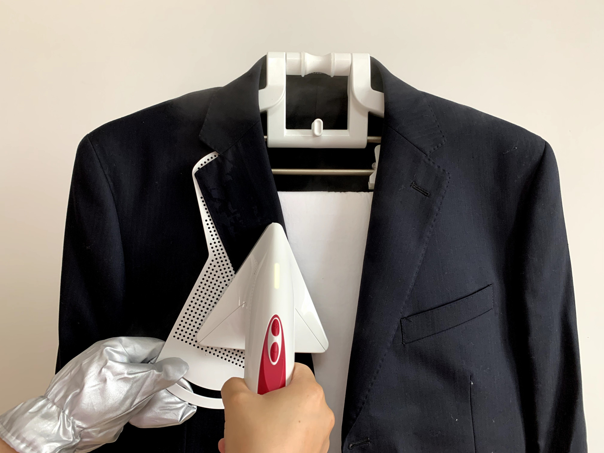 卓力挂烫机熨烫时流水,戴森蒸汽熨烫机