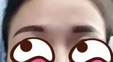 眉毛对称吗,眉毛有没有完全对称的