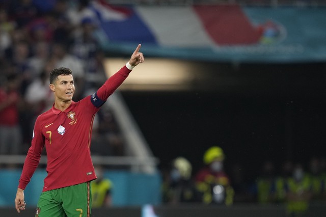 梅西7次被逆转,各路大咖祝福梅西第8座金球