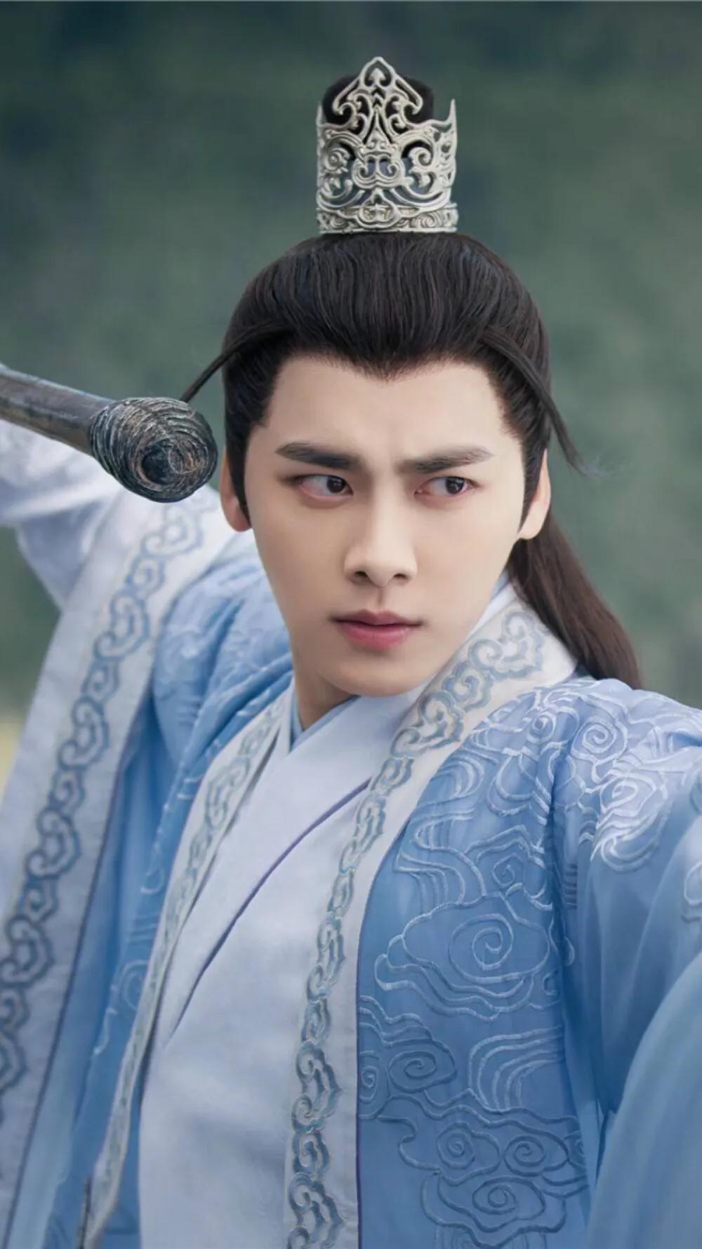 厚刘海遮挡脸型,厚刘海遮住眼睛