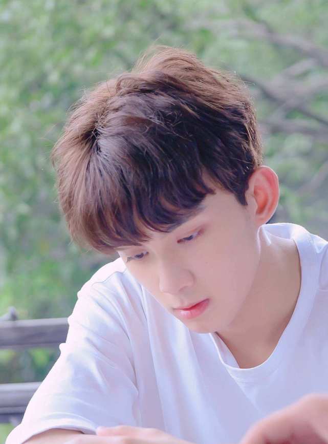 奔跑吧兄弟第四季蔡徐坤和吴磊,吴磊蔡徐坤同框视频