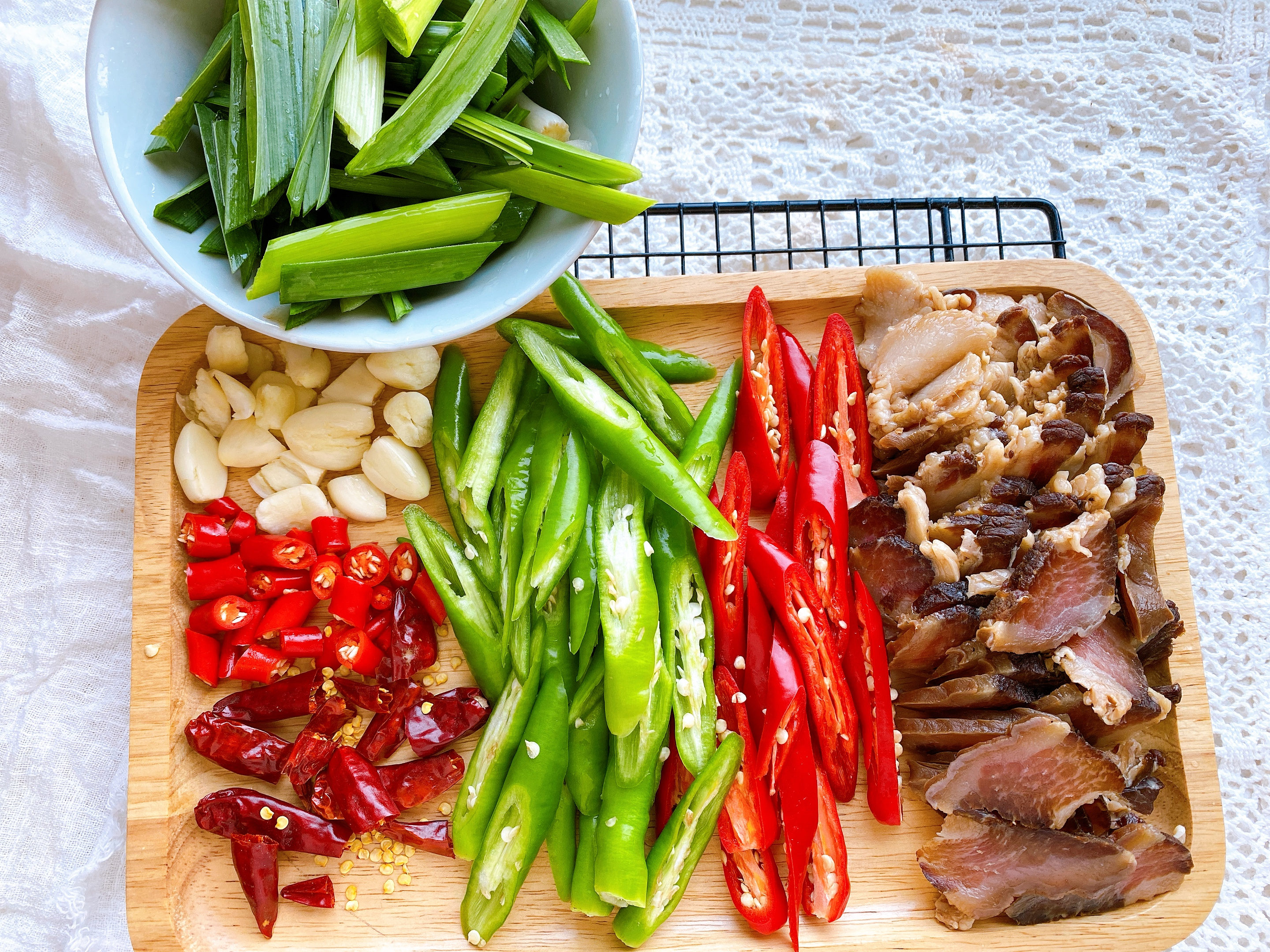 笋干怎么炒才好吃,笋干为何非要肉来做才好吃