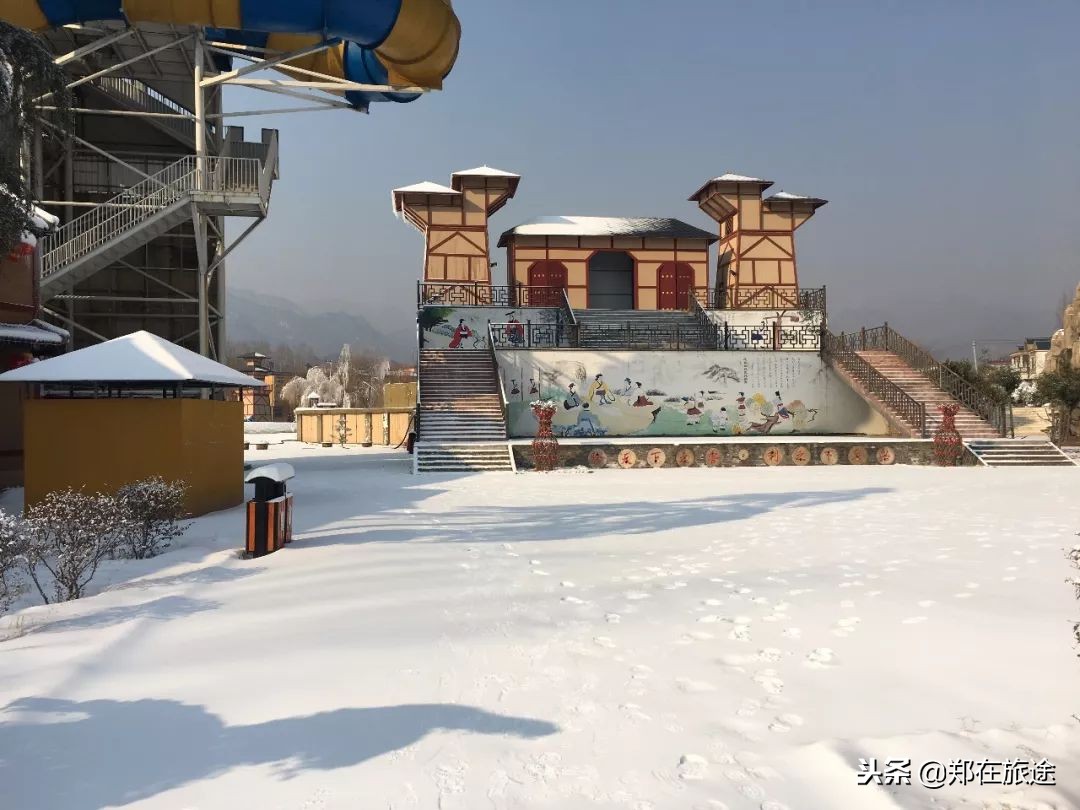 一个很好玩儿的地方「中原雪乡墨子古街」坐着火车穿越童话世界！