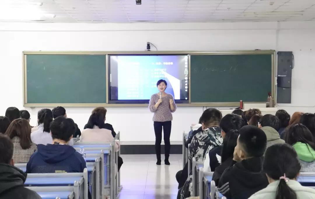 新学期课程延续公告,大学线上选修课去哪儿上