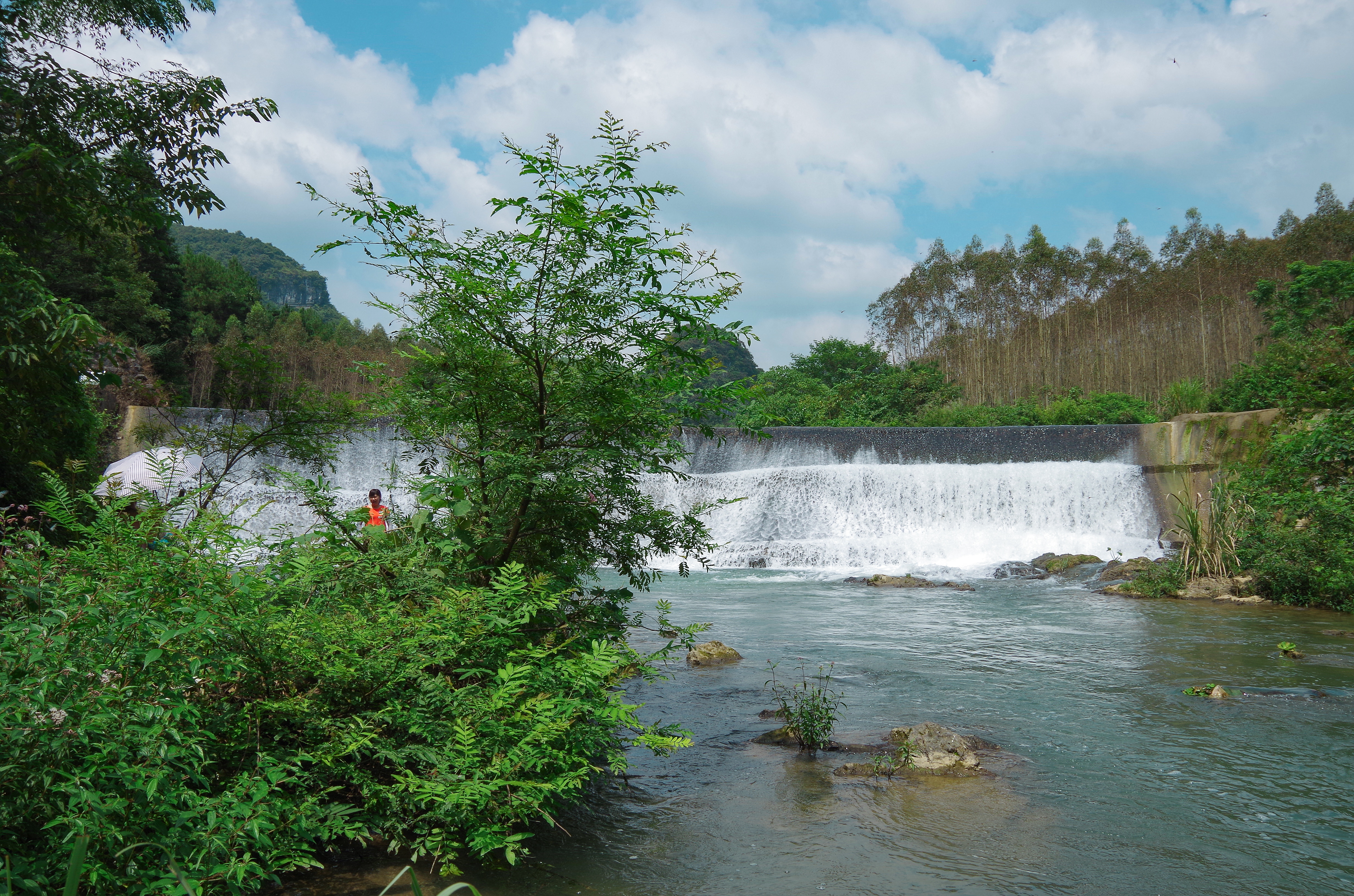 柳州鹿鸣山小七孔,柳州自驾小七孔旅游攻略