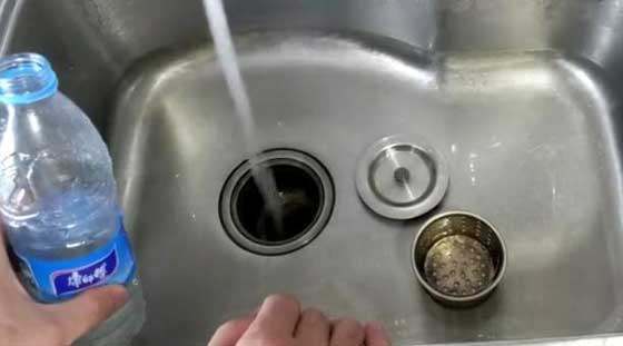 怎么疏通洗菜池管道,洗菜池疏通视频教程